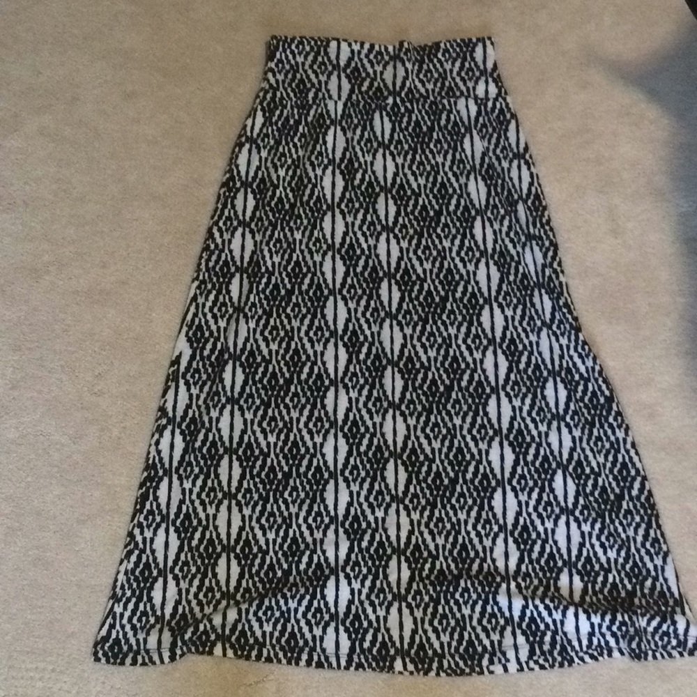 Fun pattern girls XL floor length skirt